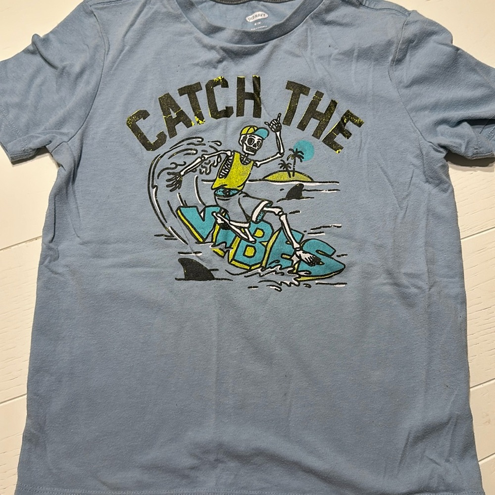 10/$10 catch the vibes tshirt size 8 SEE PHOTOS